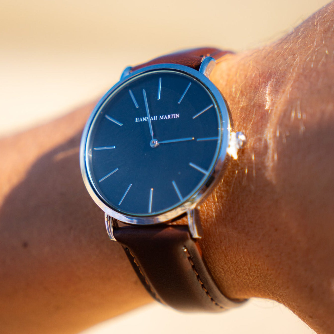 Noir Curve Slim Leather Watch Real Old Money
